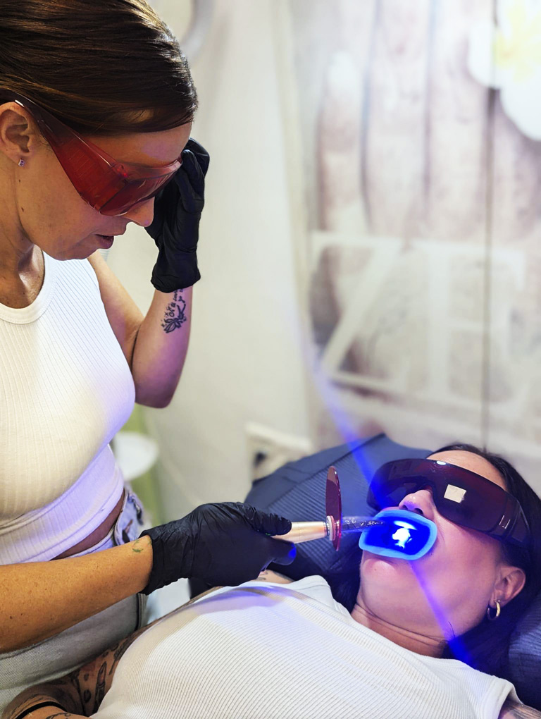 Formación-en-Gemas-Dentales-2025-Online-yen-Málaga-3